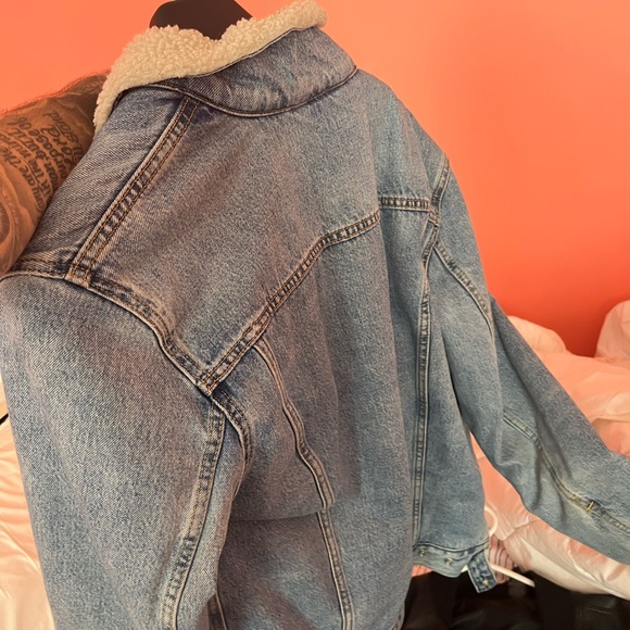 Levi fur jean jacket - Picture 2 of 2